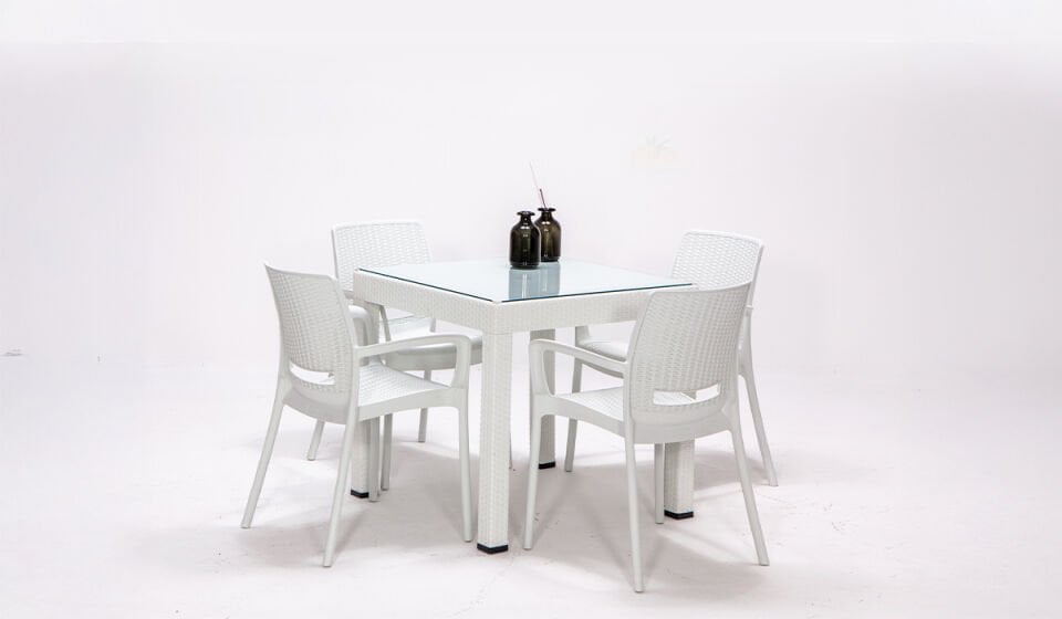 Rattan Kollu Camlı Masa Takımı